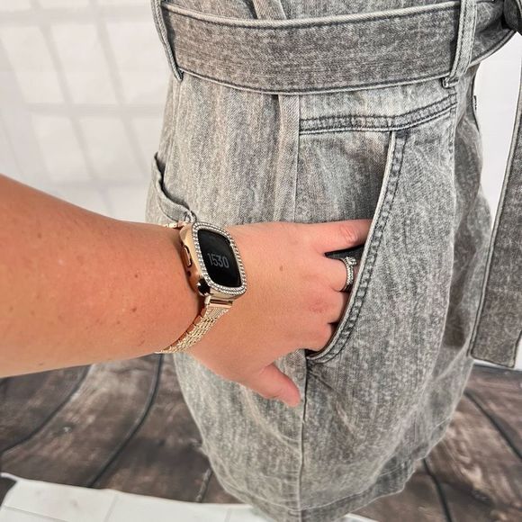 WHBM Women's Snap Button Front Gray Acid Wash Belted Denim Mini Dress Size 00 - Picture 4 of 10